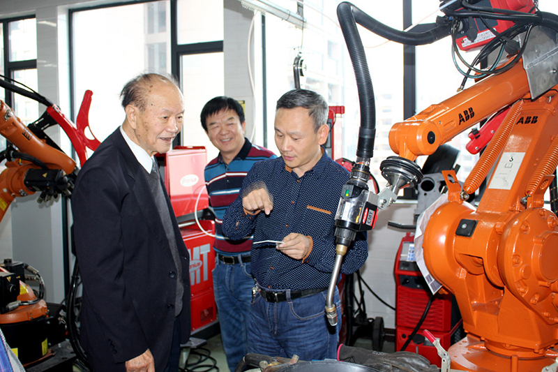 “传递价值，承载信托”